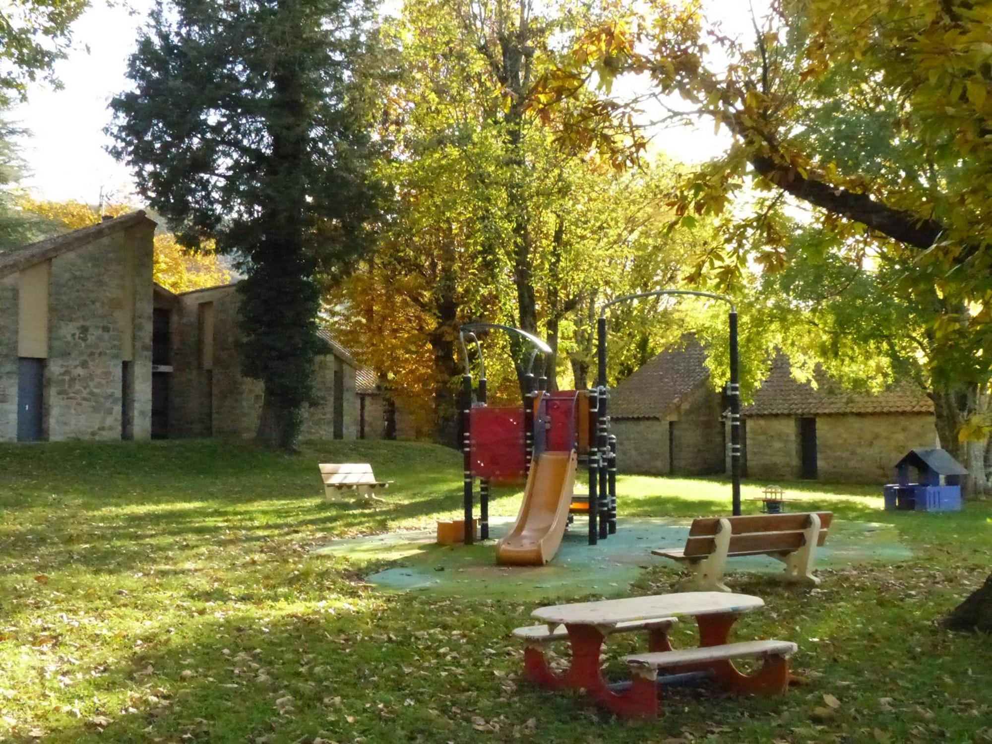 Terres De France - Le Domaine Des Vans Village de vacances Chambonas