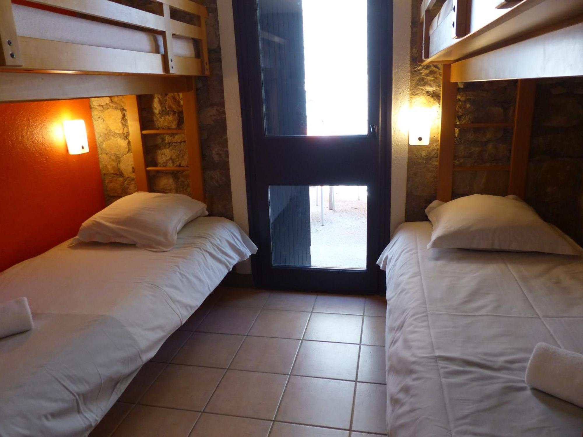 Village de vacances Terres De France - Le Domaine Des Vans 3*